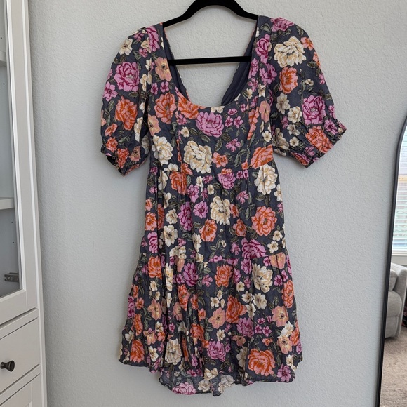 KIVARI Floral Linen Tie Back Mini Dress - Picture 2 of 5